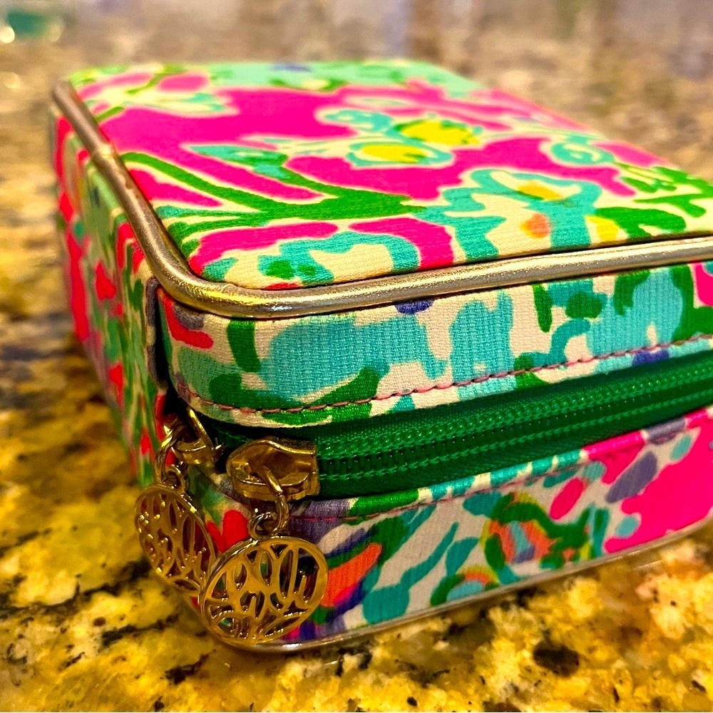 Lilly Pulitzer Pop Pink Southern Charm Jewelry Case